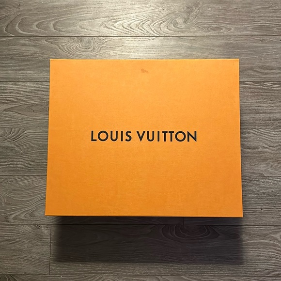 Louis Vuitton Accents Louis Vuitton Large Gift Box In